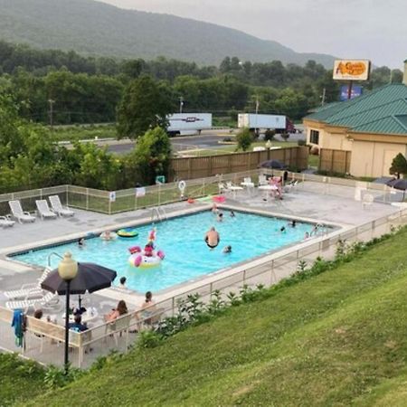 Oyo Hotel Harriman Near I-40 Εξωτερικό φωτογραφία