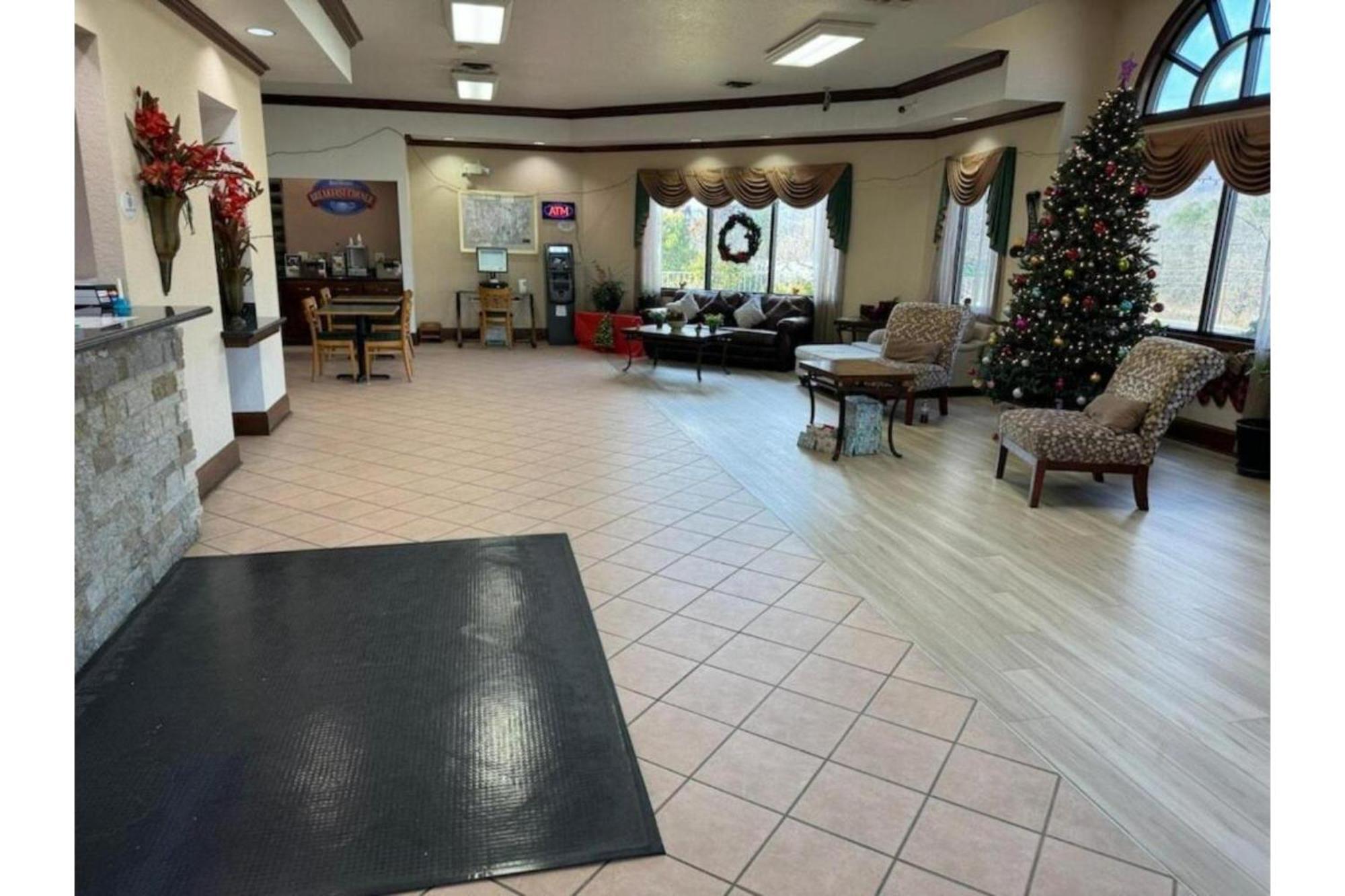 Oyo Hotel Harriman Near I-40 Εξωτερικό φωτογραφία