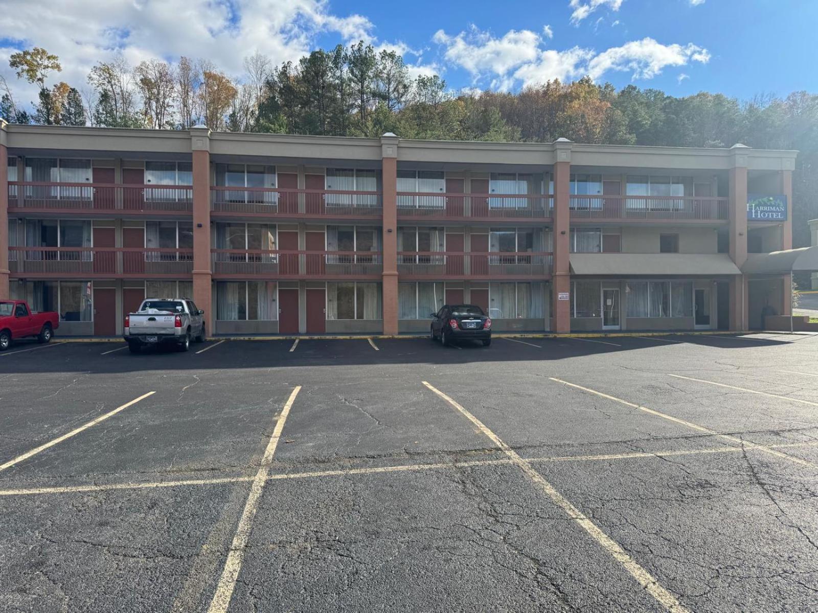 Oyo Hotel Harriman Near I-40 Εξωτερικό φωτογραφία