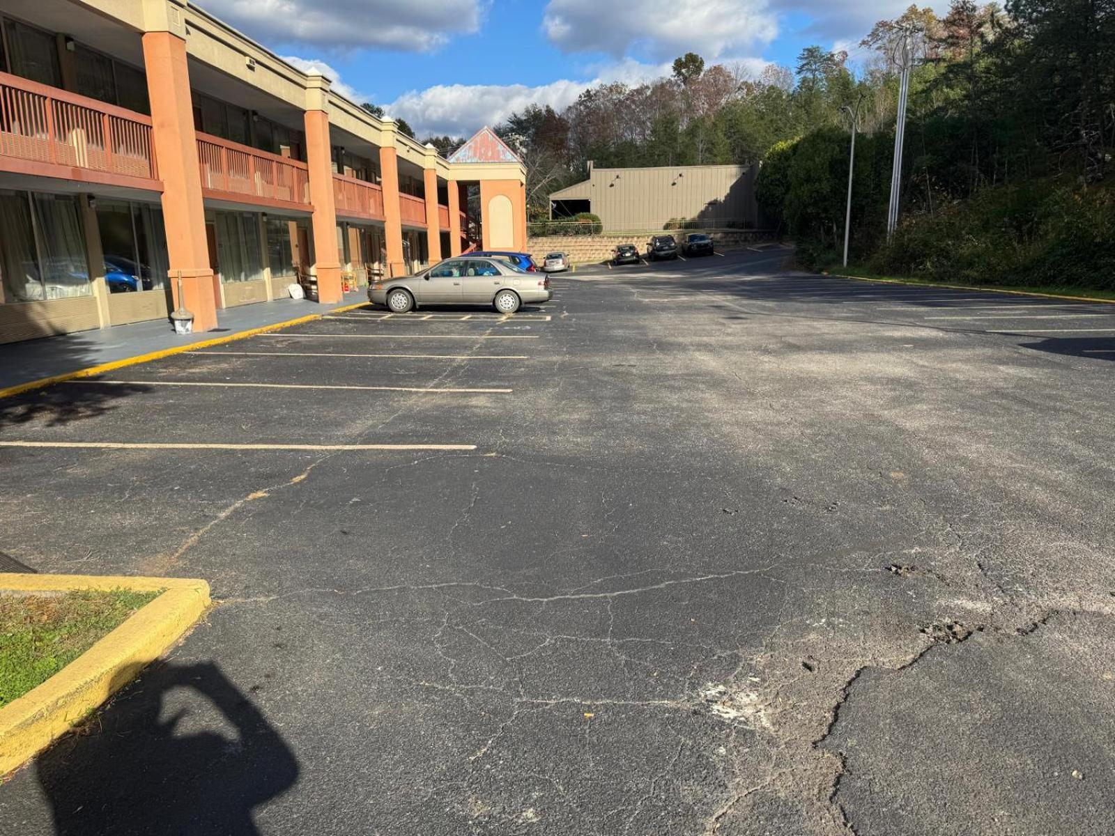 Oyo Hotel Harriman Near I-40 Εξωτερικό φωτογραφία