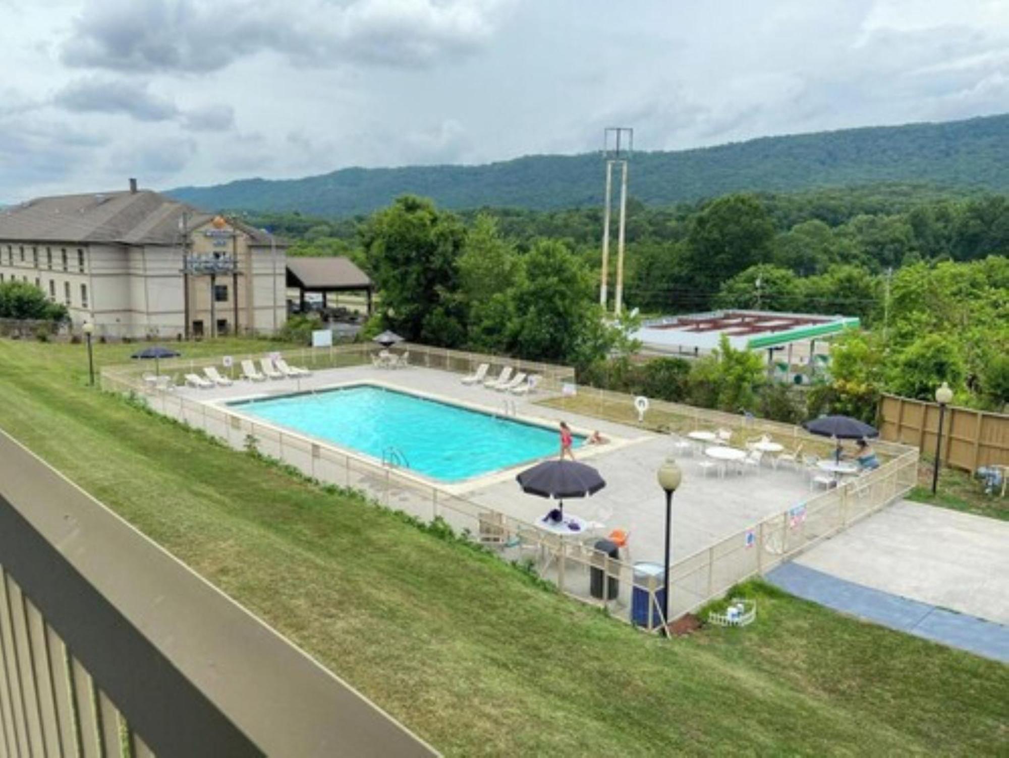 Oyo Hotel Harriman Near I-40 Εξωτερικό φωτογραφία